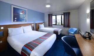 Отель Travelodge Dublin Phoenix Park Каслнок Стандартный двухместный номер с 2 отдельными кроватями-1